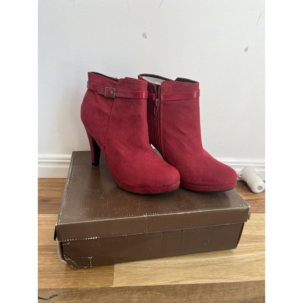 Novo Debra red suede booties size 9 - Picture 2 of 2
